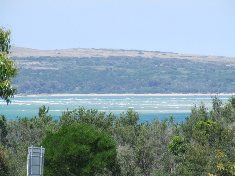 11 Beach Crescent, Newhaven VIC 3925