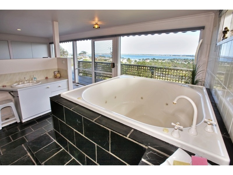28 Panorama Drive, San Remo VIC 3925
