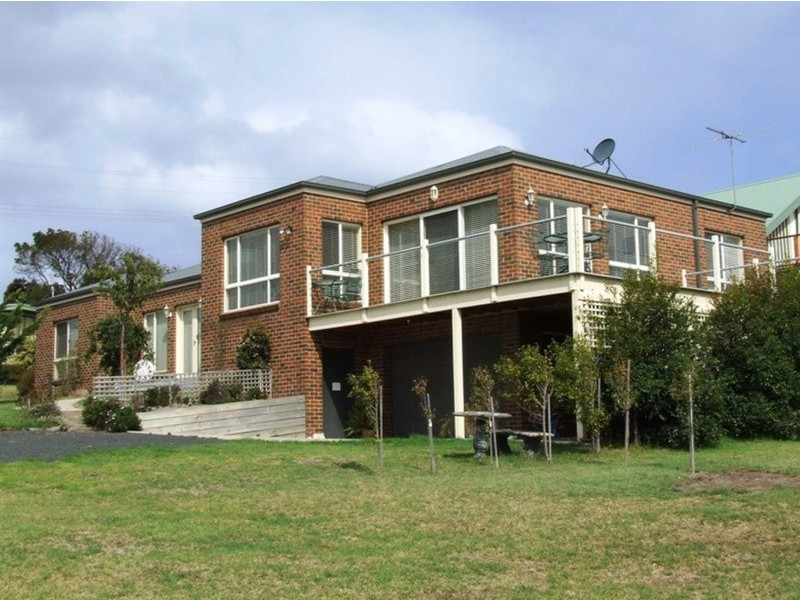17 Panorama Drive, San Remo VIC 3925