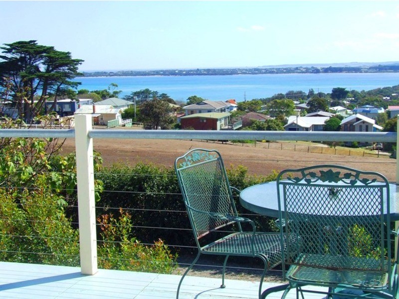 17 Panorama Drive, San Remo VIC 3925