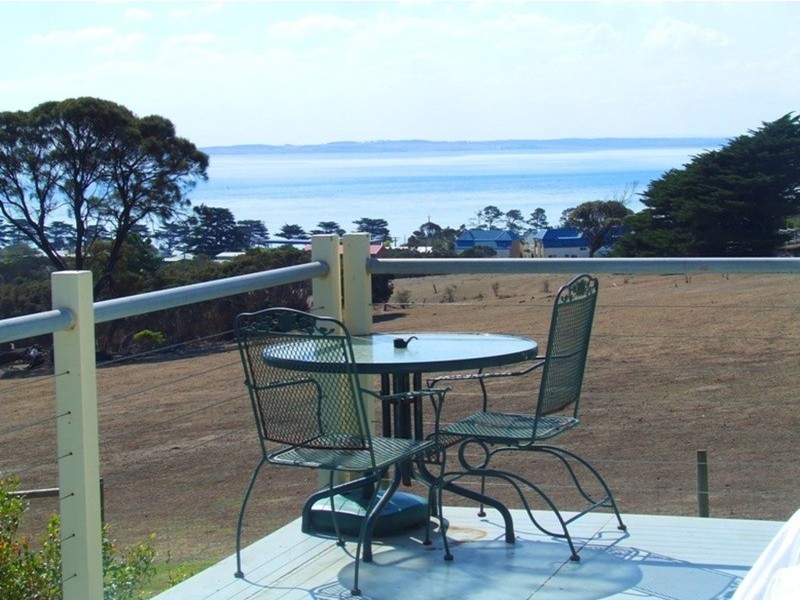 17 Panorama Drive, San Remo VIC 3925