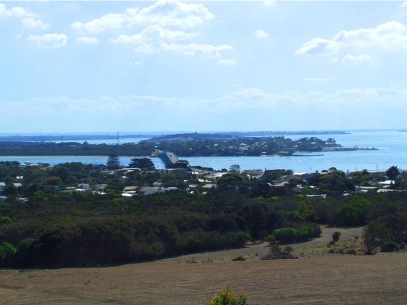 17 Panorama Drive, San Remo VIC 3925