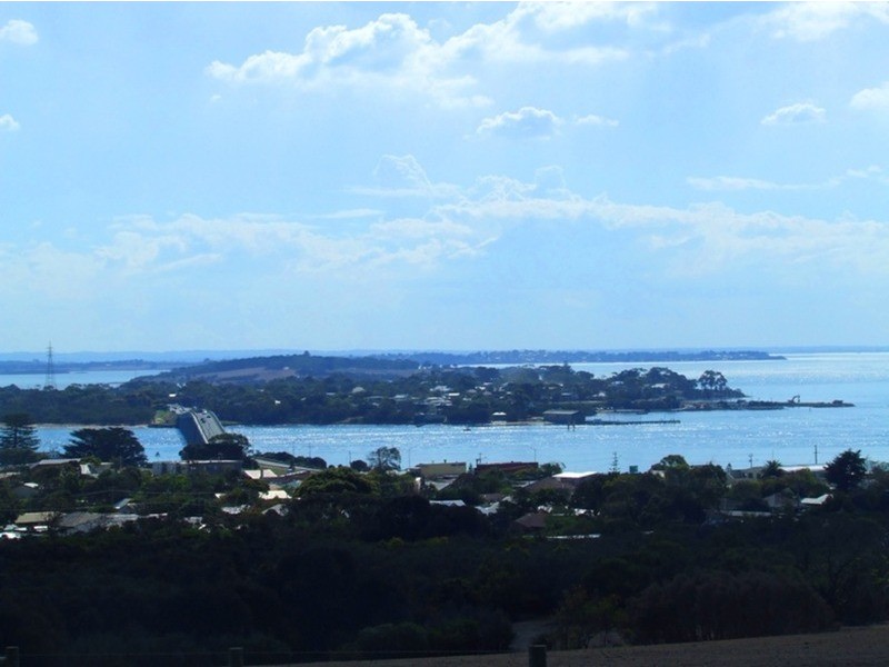 17 Panorama Drive, San Remo VIC 3925