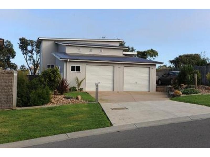 82 Penniwells Drive, San Remo VIC 3925