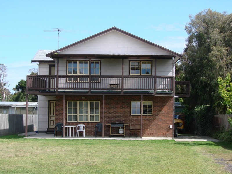 2/30 Phillip Island Road, Newhaven VIC 3925