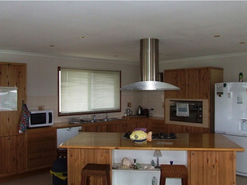 198 The Esplanade, Surf Beach VIC 3922