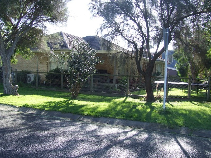 42 School Avenue, Newhaven VIC 3925