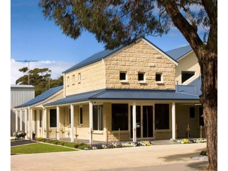 4 Mary Grove, San Remo VIC 3925