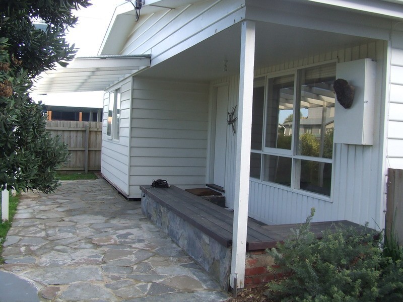 4 Barry Street, Sunderland Bay VIC 3922