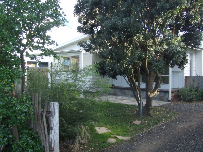 4 Barry Street, Sunderland Bay VIC 3922