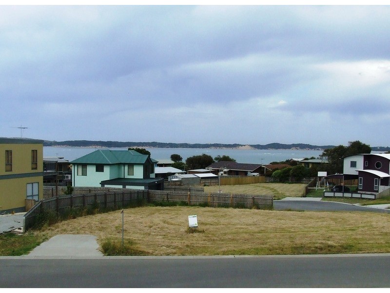 36 Halcyon Avenue, San Remo VIC 3925