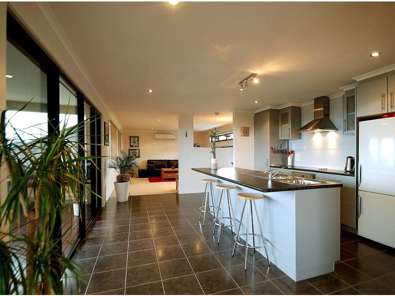 13 McCarthy Street, San Remo VIC 3925