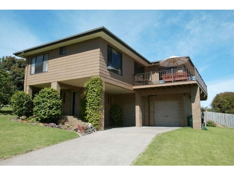 13 Stuart Street, San Remo VIC 3925