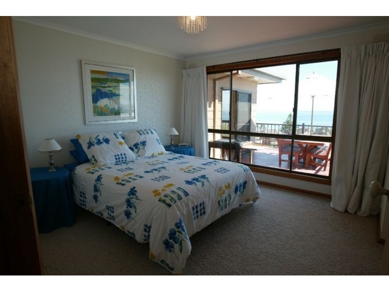 13 Stuart Street, San Remo VIC 3925