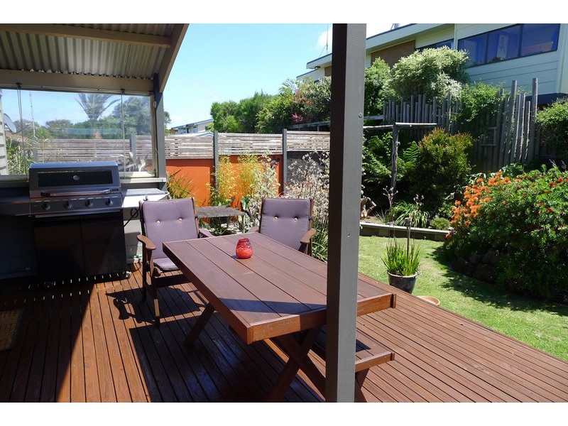 6 Ocean View Drive, San Remo VIC 3925