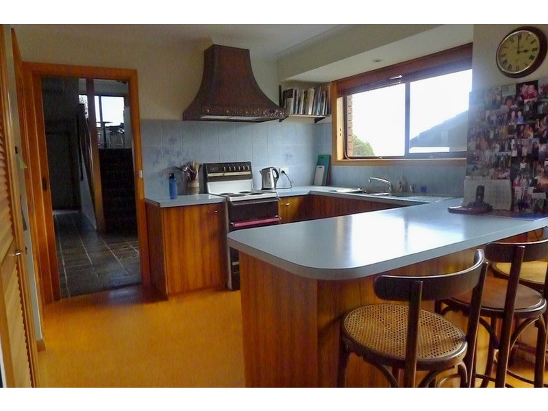 6 Ocean View Drive, San Remo VIC 3925