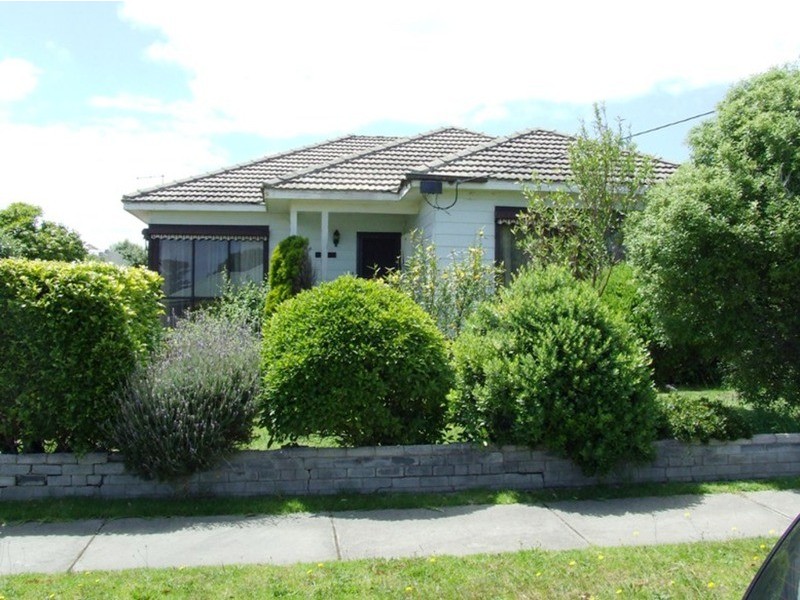 16 Edgar  Road, San Remo VIC 3925