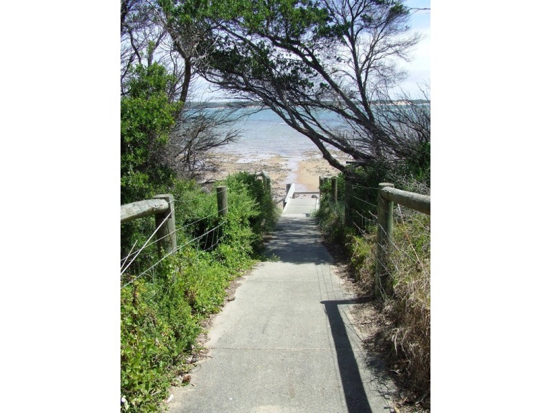 1/1 Ocean Grove, San Remo VIC 3925