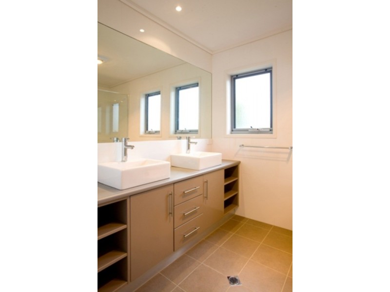 6/1 Stradbroke Avenue, Surf Beach VIC 3922