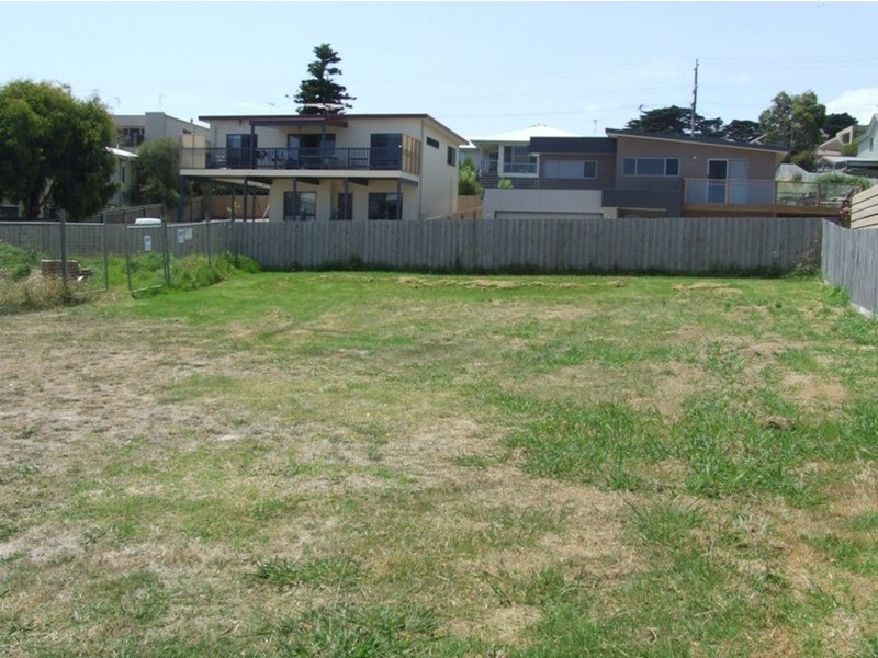 30 Halcyon Avenue, San Remo VIC 3925