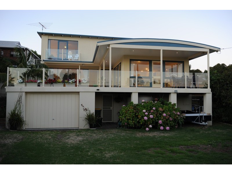 3 Beach Crescent, Newhaven VIC 3925