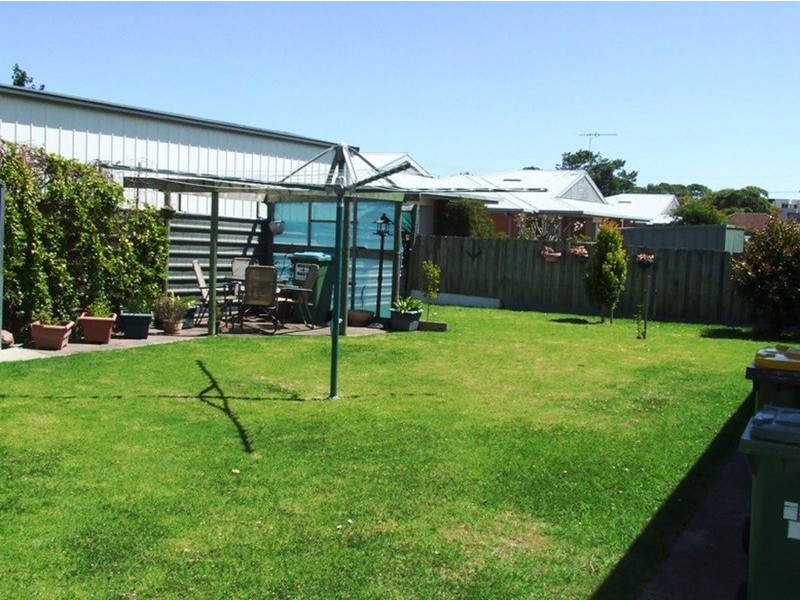 13 Edgar Road, San Remo VIC 3925