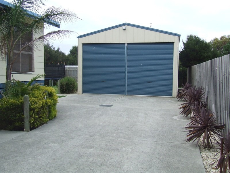 2 Seaspray  Avenue, Cape Woolamai VIC 3925