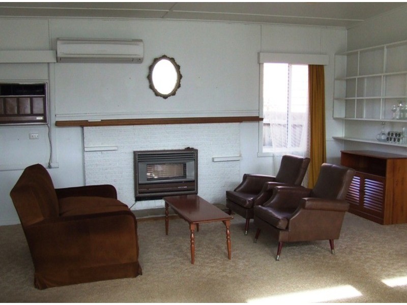 8 Edgar Road, San Remo VIC 3925