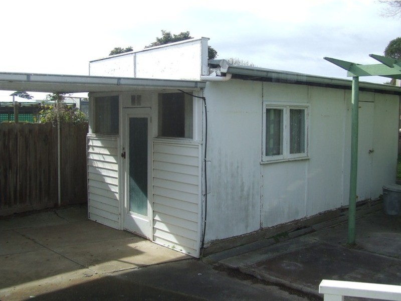 8 Edgar Road, San Remo VIC 3925