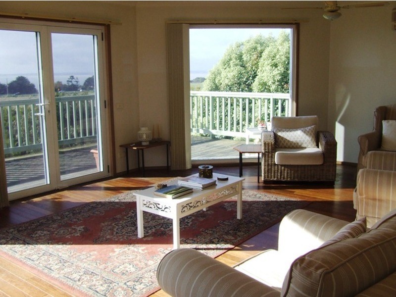 6 Bonwick Avenue, San Remo VIC 3925