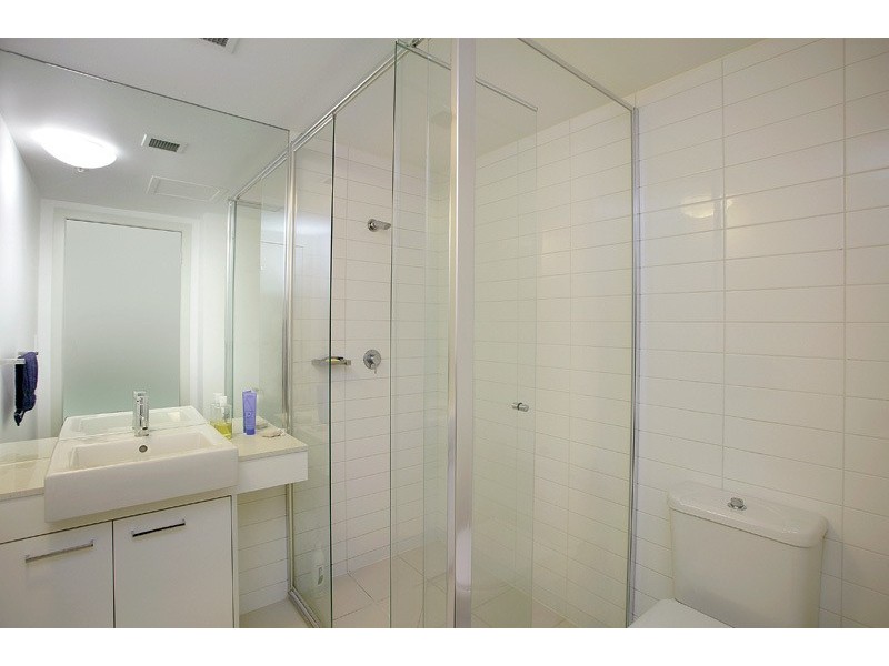 100 Harbour Esplanade, Docklands VIC 3008