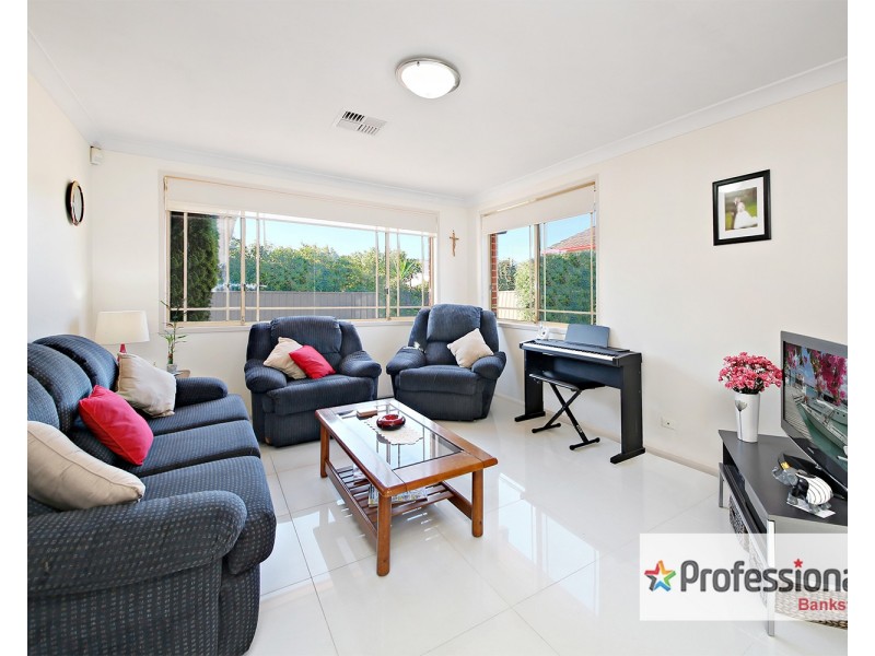 2/32A William Street, Condell Park NSW 2200