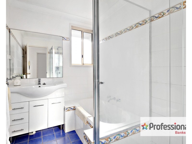 2/32A William Street, Condell Park NSW 2200