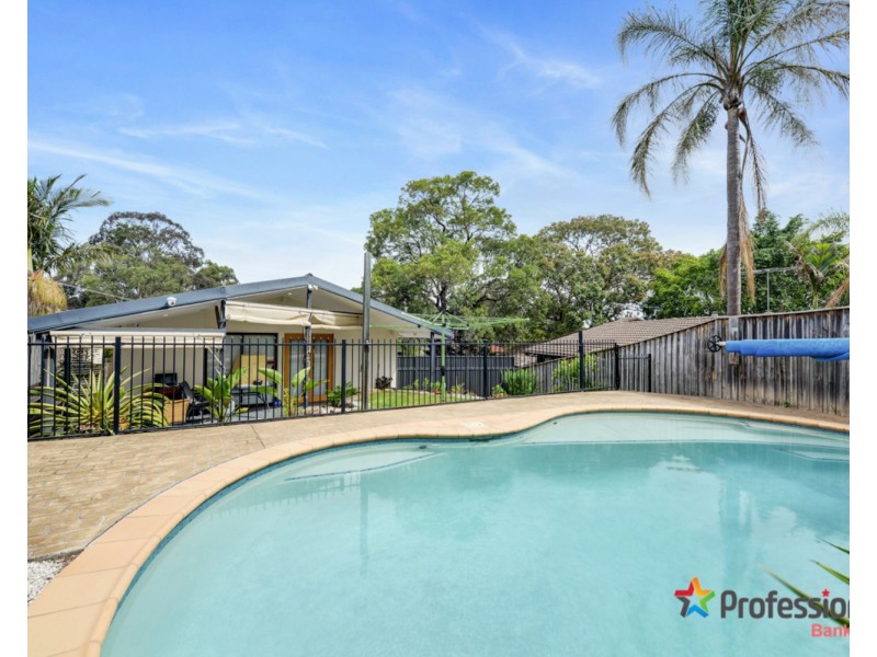 72 Gal Crescent, Moorebank NSW 2170