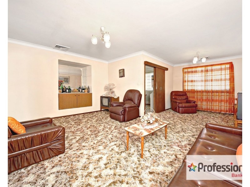 10 Handle Street, Bass Hill NSW 2197