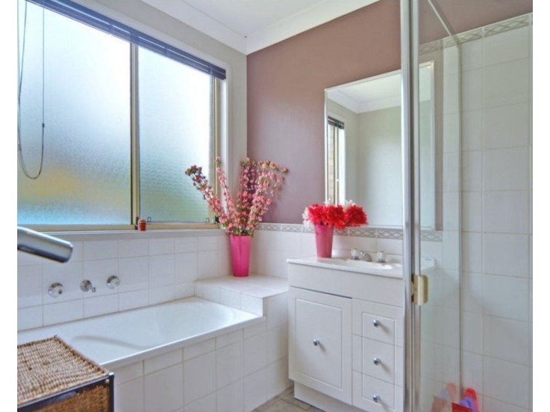 20 Byron Circuit, Flinders NSW 2529