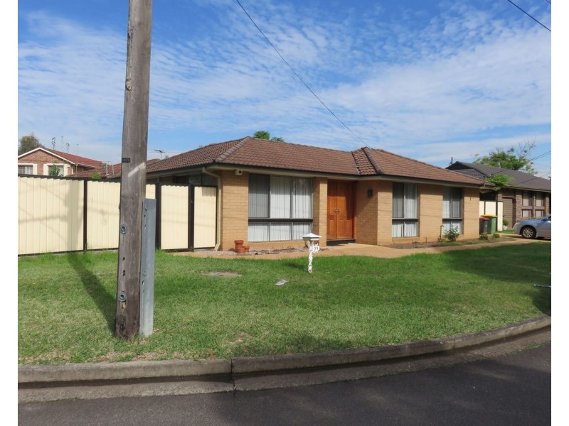 32 Ruthven Avenue, Milperra NSW 2214