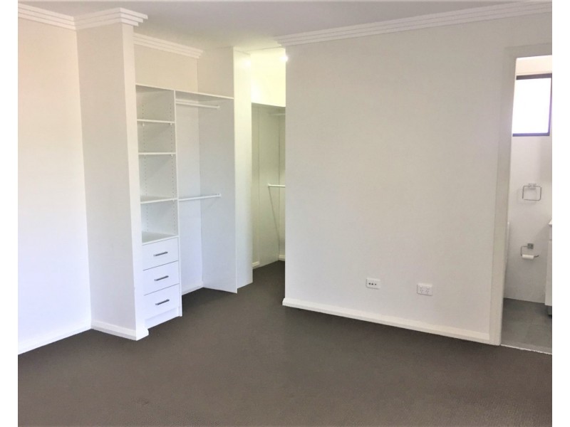 29 Sevenoaks Crescent, Bass Hill NSW 2197