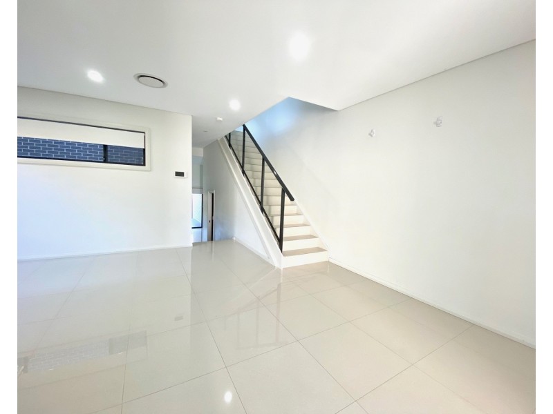 29 Sevenoaks Crescent, Bass Hill NSW 2197