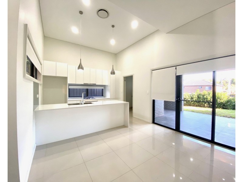 29 Sevenoaks Crescent, Bass Hill NSW 2197