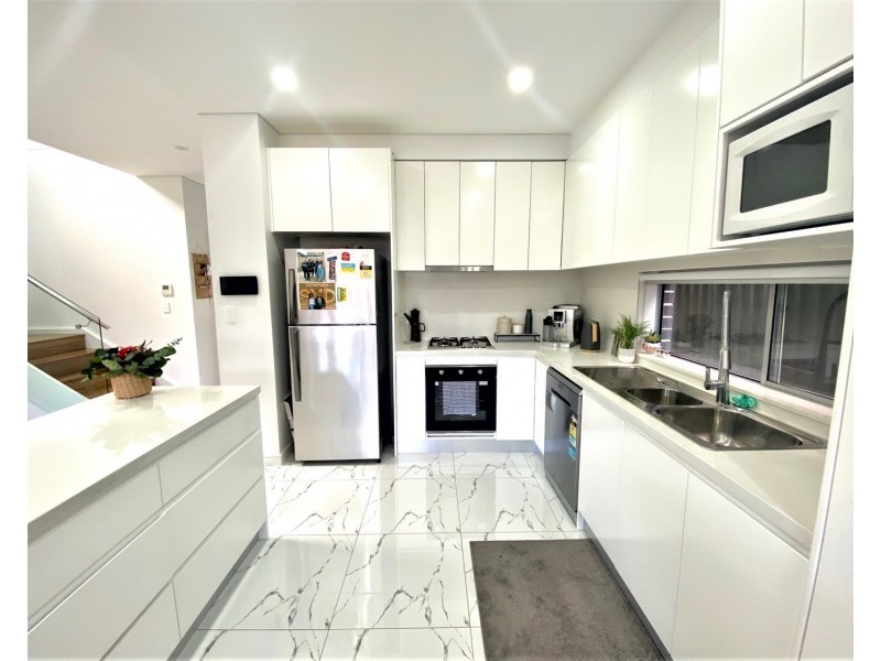 24 Bega Street, Gregory Hills NSW 2557