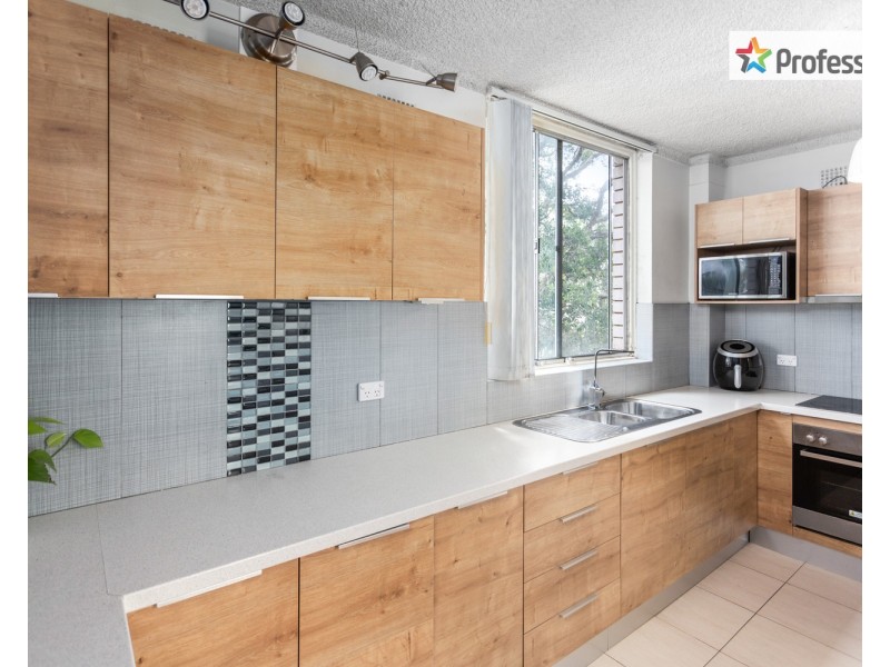 8/166 Greenacre Road, Bankstown NSW 2200