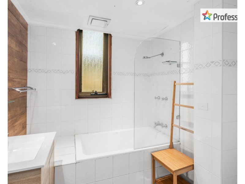 8/166 Greenacre Road, Bankstown NSW 2200