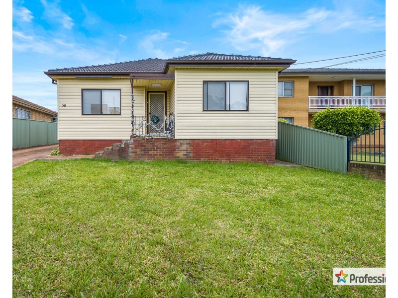 90 Little Road, Yagoona NSW 2199