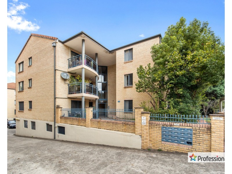 2/4-8 Gordon Street, Bankstown NSW 2200