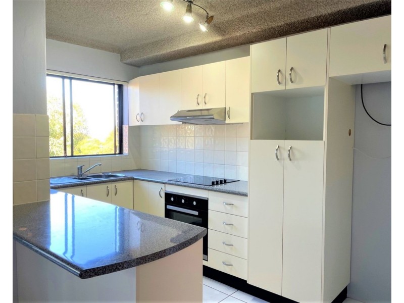 8/85 Cairds Avenue, Bankstown NSW 2200