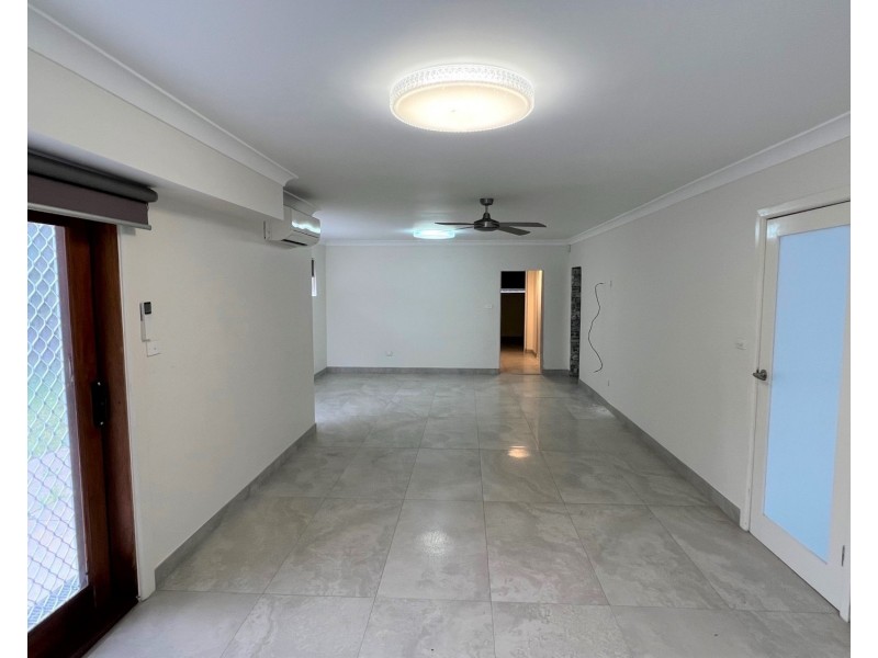 11 Harden Crescent, Georges Hall NSW 2198