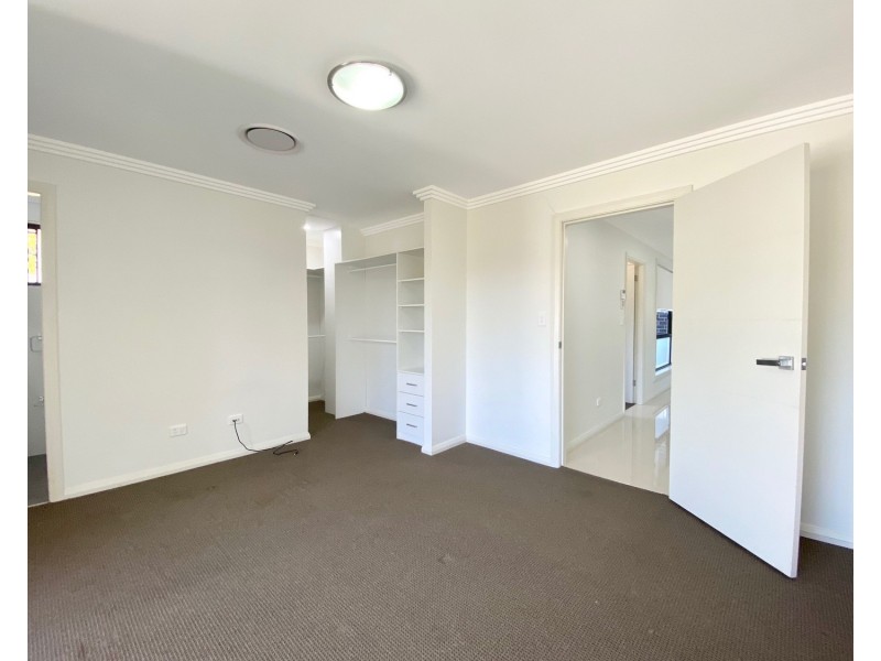 29 Sevenoaks Crescent, Bass Hill NSW 2197