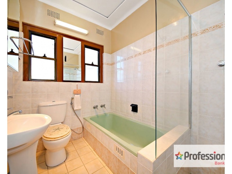 136 Wattle Street, Punchbowl NSW 2196