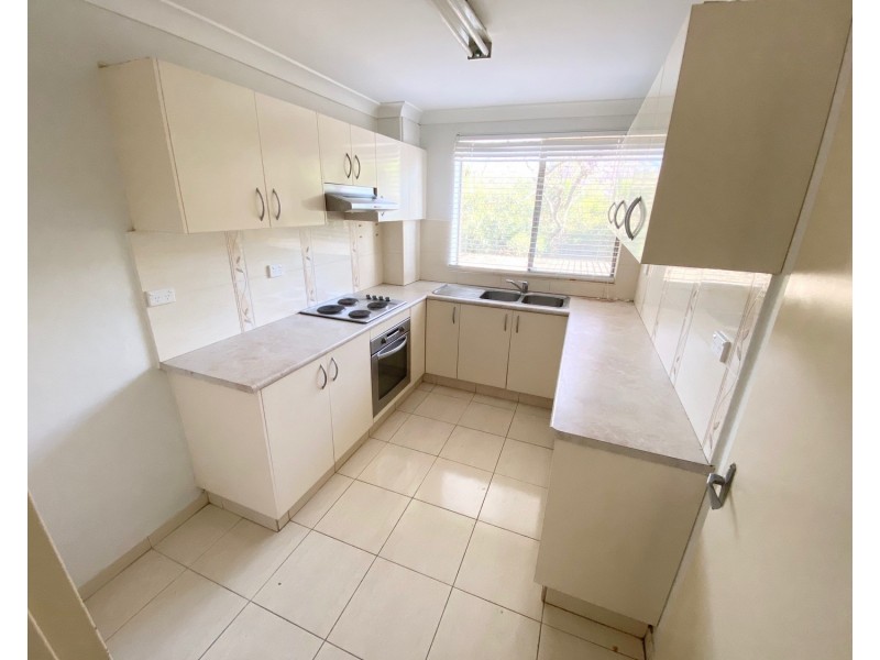 13/33-35 Sir Joseph Banks Street, Bankstown NSW 2200